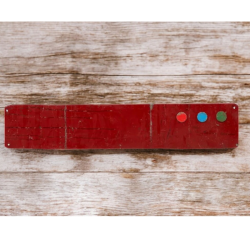 Tableau magnétique fabriqué à partir de barils de pétrole recyclés avec 5 aimants colorés